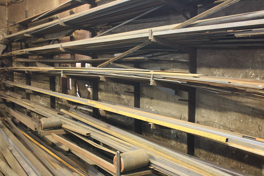 Vente d'acier, aluminium, poutre d'acier, plaque d'acier, profilés, grilllage, plaque de puissard -  Soudure Désilets - La Prairie - Rive-sud - Montréal